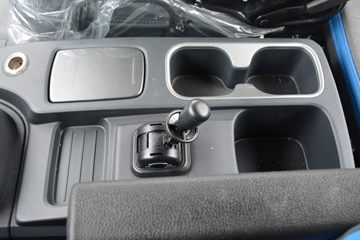 ���� ŷ��R proϵ 220���� 6.8��AMT�Զ��������ػ���(����)(BJ1186VKPFK-1M)ͼƬ