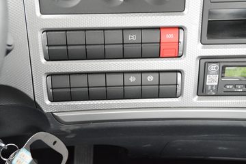 ���� ŷ��R proϵ 220���� 6.8��AMT�Զ��������ػ���(����)(BJ1186VKPFK-1M)ͼƬ