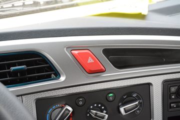 ���� ŷ��R proϵ 220���� 6.8��AMT�Զ��������ػ���(����)(BJ1186VKPFK-1M)ͼƬ