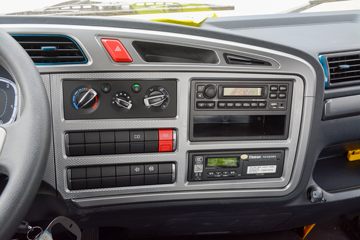 ���� ŷ��R proϵ 220���� 6.8��AMT�Զ��������ػ���(����)(BJ1186VKPFK-1M)ͼƬ