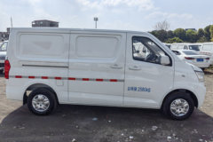 长安 睿行EM60 2023款 2.6T 2座 4.525米纯电动背掀门厢式运输车38.7kWh