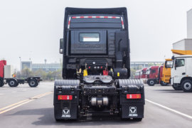 智卡&nbsp;牵引车外观                                                图片