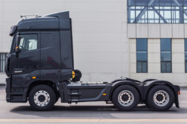 智卡&nbsp;牵引车外观                                                图片