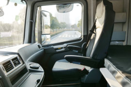 智卡&nbsp;牵引车驾驶室                                               图片