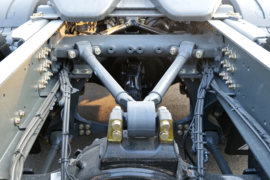 智卡&nbsp;牵引车底盘                                                图片