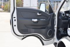 凯马 锐航X1 2.0L 122马力 CNG 4米单排仓栅微卡(国六)(KMC5039CCYNG318D6)