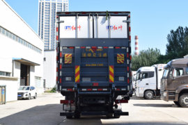 重汽豪沃底盘&nbsp;冷藏车外观图片