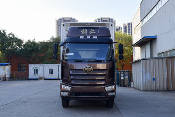 一汽解放 J6L 260马力 4X2 6.2米冷藏车(红叶牌)(MHY5180XLCCAL)