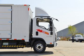 ���� ����M3 ������ 2.2L 95���� CNG 4.16�׵�����ʽ�Ῠ(KMC5043XXYNG336DP6)ͼƬ