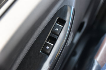 ���� ����M3 ������ 2.2L 95���� CNG 4.16�׵�����ʽ�Ῠ(KMC5043XXYNG336DP6)ͼƬ