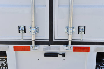 ���� ����M3 ������ 2.2L 95���� CNG 4.16�׵�����ʽ�Ῠ(KMC5043XXYNG336DP6)ͼƬ