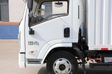 �����Ῠ ����Z1 ������ 4.18�׵��Ŵ��綯��ʽ�Ῠ81.14kWhͼƬ