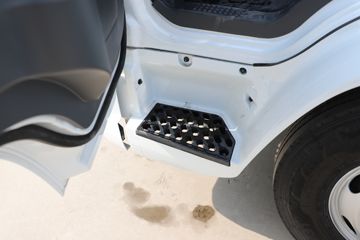 �����Ῠ ����Z1 ������ 4.18�׵��Ŵ��綯��ʽ�Ῠ81.14kWhͼƬ