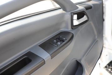 �����Ῠ ����Z1 ������ 4.18�׵��Ŵ��綯��ʽ�Ῠ81.14kWhͼƬ