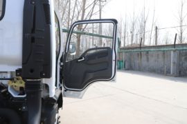 德龙X1&nbsp;载货车驾驶室                                               图片