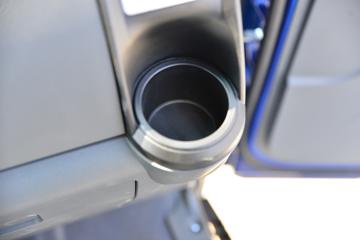 ���� ����M1 130���� 4X2 3.2����ж��(����)(KMC3041SA268DP6)ͼƬ