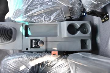 ���� ����M1 130���� 4X2 3.2����ж��(����)(KMC3041SA268DP6)ͼƬ