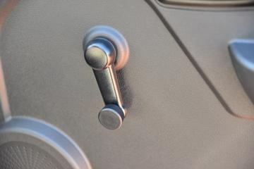 ������Խ��X1 1.3L ���� 91���� 3.05�׵�����������ʽ΢��(����)(SC5031XYKXDD6B1)ͼƬ