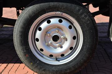 ������Խ��X1 1.3L ���� 91���� 3.05�׵�����������ʽ΢��(����)(SC5031XYKXDD6B1)ͼƬ