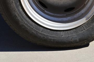 ������Խ��X3 PLUS ������ 1.6L ���� 122���� 3.285�׵�����ʽ΢��(����)(SC5034XXYNGD6B1)ͼƬ