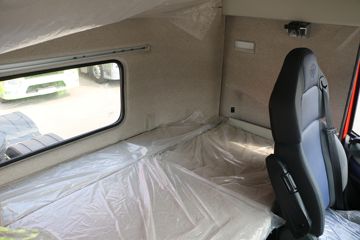 һ����� J6V�ؿ� 560���� 6X4 AMT�Զ���ǣ����(����)(CA4250P66K25T1E6)ͼƬ