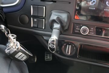 һ����� J6V�ؿ� 560���� 6X4 AMT�Զ���ǣ����(����)(CA4250P66K25T1E6)ͼƬ