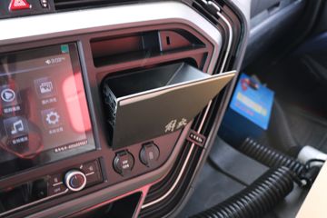 һ����� J6V�ؿ� 560���� 6X4 AMT�Զ���ǣ����(����)(CA4250P66K25T1E6)ͼƬ