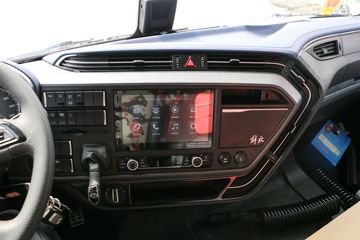 һ����� J6V�ؿ� 560���� 6X4 AMT�Զ���ǣ����(����)(CA4250P66K25T1E6)ͼƬ