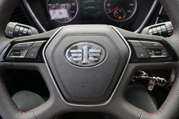 һ����� J6V�ؿ� 560���� 6X4 AMT�Զ���ǣ����(����)(CA4250P66K25T1E6)ͼƬ