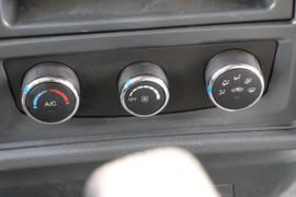 悍将&nbsp;冷藏车驾驶室图片