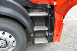 东风天龙KL燃气&nbsp;牵引车驾驶室                                               图片