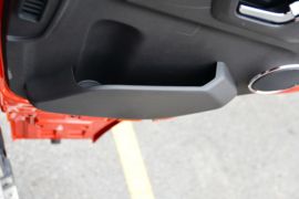 东风天龙KL燃气&nbsp;牵引车驾驶室                                               图片