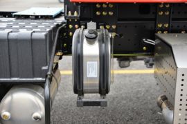 东风天龙KL燃气&nbsp;牵引车底盘                                                图片