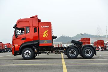 东风天龙KL燃气&nbsp;牵引车外观                                                图片