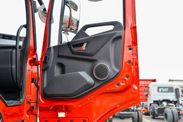 �����½� ����KLȼ�� 380���� 8X4 9.4��CNG��դʽ�ػ���(�й�����12��)(DFV5318CCYGP6N)ͼƬ