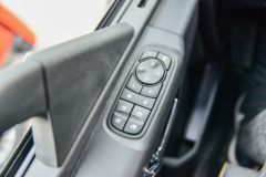 东风新疆 天龙KL燃气 380马力 8X4 9.4米CNG仓栅式载货车(中国重汽12档)(DFV5318CCYGP6N)