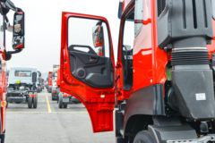 东风新疆 天龙KL燃气 380马力 8X4 9.4米CNG仓栅式载货车(中国重汽12档)(DFV5318CCYGP6N)