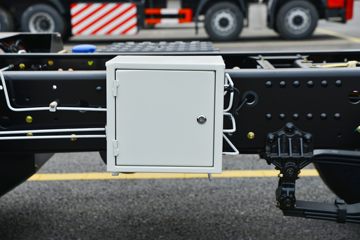 �����½� ����KLȼ�� 380���� 8X4 9.4��CNG��դʽ�ػ���(�й�����12��)(DFV5318CCYGP6N)ͼƬ