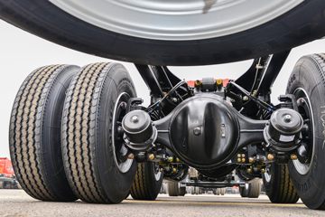 �����½� ����KLȼ�� 380���� 8X4 9.4��CNG��դʽ�ػ���(�й�����12��)(DFV5318CCYGP6N)ͼƬ