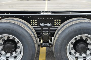 �����½� ����KLȼ�� 380���� 8X4 9.4��CNG��դʽ�ػ���(�й�����12��)(DFV5318CCYGP6N)ͼƬ