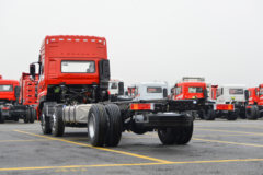 东风新疆 畅行D7V 320马力 6X2 7.7米仓栅式载货车(高顶双卧)(国六)(DFV5257CCYGP6D)