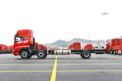 东风新疆 畅行D7V 320马力 6X2 7.7米仓栅式载货车(高顶双卧)(国六)(DFV5257CCYGP6D)