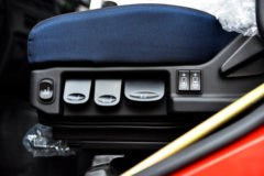 东风新疆 畅行D7V 320马力 6X2 7.7米仓栅式载货车(高顶双卧)(国六)(DFV5257CCYGP6D)