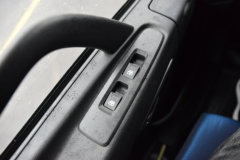东风新疆 畅行D7V 320马力 6X2 7.7米仓栅式载货车(高顶双卧)(国六)(DFV5257CCYGP6D)