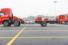 东风新疆 畅行D7V 320马力 6X2 7.7米仓栅式载货车(高顶双卧)(国六)(DFV5257CCYGP6D)