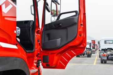 �����½� ����D7V 480���� 6X4 LNGǣ����(DFV4258GP6N)ͼƬ