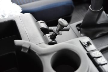 �����½� ����D7V 480���� 6X4 LNGǣ����(DFV4258GP6N)ͼƬ