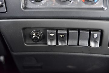 �����½� ����D7V 480���� 6X4 LNGǣ����(DFV4258GP6N)ͼƬ