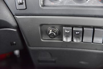 �����½� ����D7V 480���� 6X4 LNGǣ����(DFV4258GP6N)ͼƬ