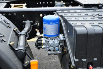 �����½� ����D7V 480���� 6X4 LNGǣ����(DFV4258GP6N)ͼƬ